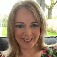 Hayley Brewer's Instagram, Twitter & Facebook