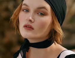 Marina Mari Projects :: Photos, videos, logos, illustrations and branding  :: Behance