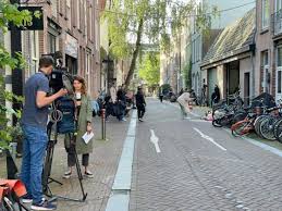De vries, who had hosted a televised crime show for nearly two decades, had said he regularly received death threats.credit. Peter R De Vries Shooting King Condemns Attack On Free Press Dutchnews Nl