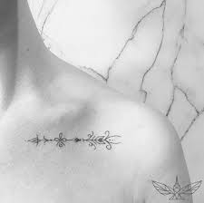 Pin Von More Municoy Auf Tatuagem Pfeil Tattoo Schlusselbein Tattoo Coole Tattoos