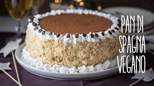 Torta Di Compleanno Vegana Con Crema Al Caffe E Panna Di Soia Vegolosi Ricetta Ricette Idee Alimentari Ricette Vegane