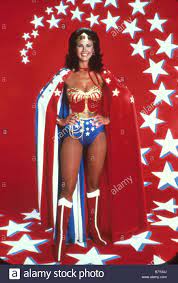 Esta versión del personaje es exclusiva de la continuidad de la serie de televisión wonder woman y es una adaptación de diana prince / wonder woman. Wonder Woman Jahr Serie Tv Wonder Woman Jahr 1976 Tv Serie 1976 1979 Usa Lynda Carter Regie Vincent Mceveety Stockfotografie Alamy