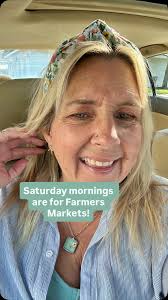 Shopping the local farmer’s market @lakestlouisfarmersmarket