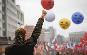 Сторонники алексея навального намерены 21 апреля провести большую акцию протеста, которая может стать последней перед тем, как фбк признают экстремистской организацией. Zhdat Nelzya Storonniki Navalnogo Namereny 21 Aprelya Provesti Mitingi Lrt