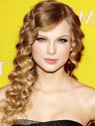 25 times taylor swift had the same 5 hairstyles. Taylor Swift And Her Vintage Curly Hair Locks Women Hairstyles