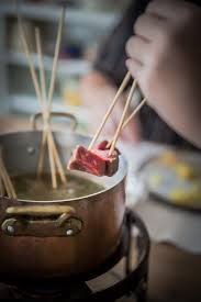 Fondue Bourguignonne Comment La Reussir Recette Fondue Bourguignonne Recette Fondue Recette Fondue Bourguignonne