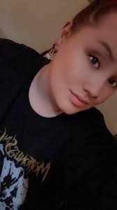 My lovely boyfriend got me the most beautiful earrings for Christmas😍  Edit- they're from the hever castle shop if anyone is interested!