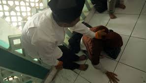 Fahmi kesurupan tiktok biodata foto bang fahmi nasrullah yang sedang viral. Sejumlah Pasien Kesurupan Saat Di Ruqyah Foto Tempo Co