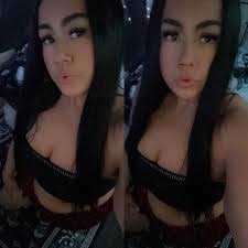 Emilee Robinson's Instagram, Twitter & Facebook