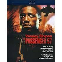 Passenger 57 : Wesley Snipes, Bruce Payne, Tom Sizemore, Alex Datcher,  Bruce Greenwood, Kent Lindsey, Kareen Germain, Rand MacPherson, Elena  Ayala, Robert Midden, Alicia Allred, Shari Rhodes, Gary Rorman, Frank  Causey, Frank