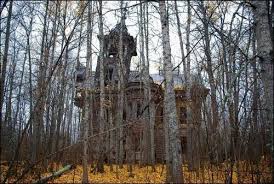 Beautiful Abandoned House In Autumn Abandoned Churches Abandoned Houses Old Abandoned Houses