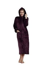 Après maintes et maintes recherches, nous avons découvert que beaucoup de femmes étaient à la recherche de vêtements rigolos, cozy et emmitouflant à mettre chez soi. Robes Zippees