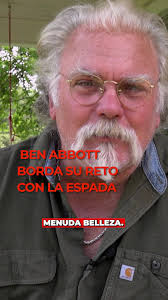 👏 Los compañeros felicitan a Ben Abbott por su reto con la espada. ♻️  Además, le ha encontrado una utilidad muy útil y ecológica. No te lo  pierdas. ⬆️ #ForjadoAFuego #QuéVer #ProgramasEnTikTok