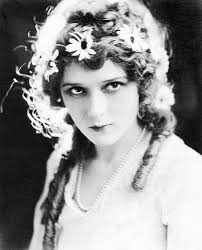 Evelyn Holt (1908-2001) was a highly popular German film actress in the  late silent and the early sound era." #vintage #actress #1920s #German  #movies #films