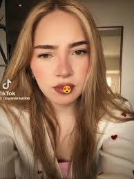 Denisse Muniz's Instagram, Twitter & Facebook