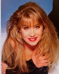 Jenny Garth. Best known for 90210 tv series.