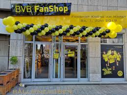 Roof system & facade system: Bvb Fanshop Dortmund Ballongirlande Shops Girlanden
