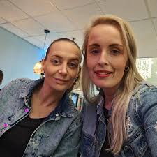 Oud-presentator Peter Jan Rens moest vechten om zijn kinderen: 'Op een  avond stond Virginia met vrienden en familie voor het hek'