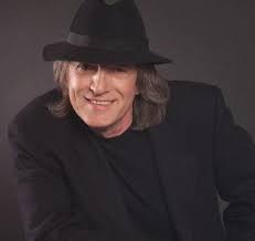 El fusese internat din luna mai, ca urmare a unui un stop cardiorespirator. CantÄƒreÅ£ul Mihai Constantinescu A Murit La News Ro