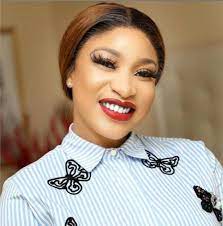 In celebration of her 36th birthday today, tonto dikeh has taken to her instagram page to share photos of five massive cakes for her occassion. Pin On Screenshot Tonto Dikeh Slams Anita Joseph For Trolling Her Former Friend Uche Elendu