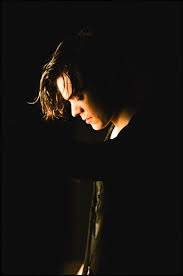 Just Stop Your Crying It S A Sign Of The Times David Bowie We Give The World S First Review Of Harry Styles David Bowie Esque Debut Solo Single Harry Styles Update Harry Styles Harry Styles Wallpaper