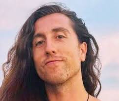 Is Mandy a threat to The Echo's independence?