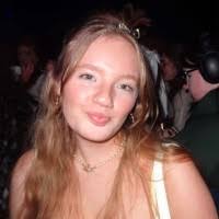 8200+ perfiles de «Stella