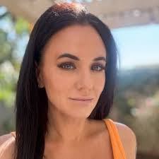 Amber Calderon's Instagram, Twitter & Facebook