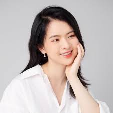 Alicia Bishop (@AliciaBishwh)