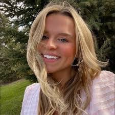 Jennifer Chatterton's Instagram, Twitter & Facebook