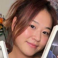 London Marathon: Man dressed as Big Ben struggles at finish line