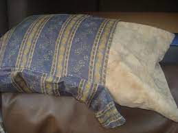 Mencuci bantal harus dilakukan secara berkala. Langkah Langkah Mencuci Bantal Agar Terbebas Dari Bakteri