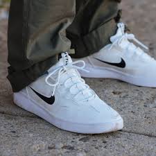 Adidas, converse, jordan, nike, yeezy, new balance, puma, asics Contrairement A Adapter Unique Nyjah Huston Nike Sb Free Norme Femme Selle