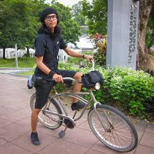 Mamat membonceng basikal adnan menuju kedai ah chong untuk menyimpan basikal. Fahmi Reza On Twitter Aku Beli 12 Tahun Dulu Kat Kota Bharu Kelantan Kedai Jual Basikal Second Hand Dari Jepun