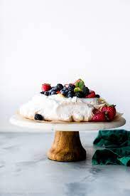 Learn how to make meringue nests! Pavlova Sally S Baking Addiction