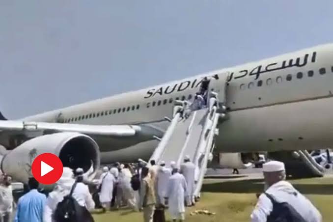 Saudi Flight Caught Fire | Fire caught at Saudi airlines flight during landing with onboard 297 passengers dgtl - Anandabazar