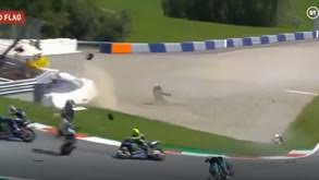 Corrida é já considerada a corrida da temporada…leia mais : Acidente Interrompe Corrida De Motogp Na Austria Motos Voaram Pela Pista E Rossi Escapou Por Um Triz Videos Jornal Record