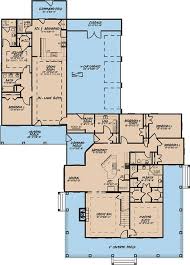 Plan 70524mk 4 Bed Country Farmhouse Plan With 2 Bed Apartment House Plans One Story Farmhouse Style House Plans Family House Plans