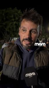 🎄 Espíritu navideño + Espíritu Reciclador = Una decoración innovadora  Seguidores de Mora Contenidos, nos hicieron llegar esta decoración de árbol  navideño con botellas de plásticos ubicado en Zudañes y 25 de