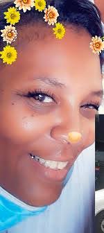 Ellis Cotton's Instagram, Twitter & Facebook