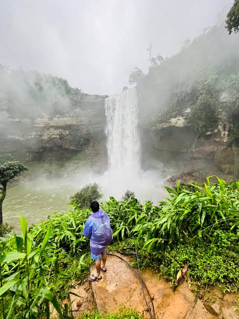 unplanned solo trip to Meghalaya – zero fixed itinerary, pure chaos, zero  regrets! : r/SoloTravel_India