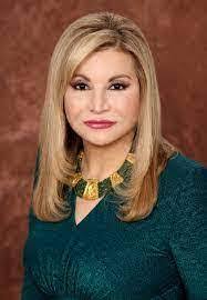 Maria Roper's Instagram, Twitter & Facebook