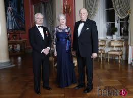 La mirada de un economista. El Rey Harald De Noruega Con El Rey De Suecia Y La Reina De Dinamarca En El 25 Aniversario De Su Reinado 25 Aniversario Del Reinado De Harald De Noruega
