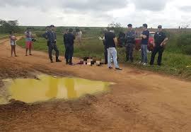 Meus pais são eleandro lima da silva e carine luciele dos santos vieira. Corpos Sao Encontrados Amordacados Em Estrada De Pinheiros A Gazeta