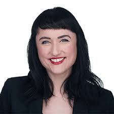 Kate Lawton's Instagram, Twitter & Facebook