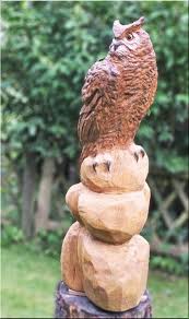 Wählen sie erstmal eine von unseren kostenlosen kürbis vorlagen aus. Grosser Uhu