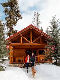 The Best Cozy Cabins In Alberta To Keep You Warm All Winter Long Cozy Cabin Cabin Mountain Resort