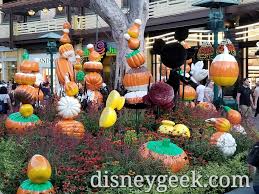 Maybe you would like to learn more about one of these? Pictures Downtown Disney Halloween Decorations The Geek S Blog Disneygeek Com