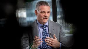« Si je ne t'appréciais pas, je te virerais aujourd'hui. Mais tu es sur un terrain très très glissant » : un conflit du travail à Wall Street se mue en saga judiciaire