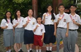 Untuk bisa masuk ke sekolah belanda, namanya berubah menjadi sutomo. Buku Smp Sutomo